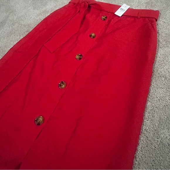 NWT Ann Taylor Red Pencil Skirt with Button Detail Attached Belt Sz. 10 - Picture 2 of 8